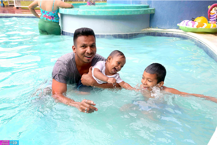 Familias capitalinas disfrutan de la tranquilidad y seguridad del Centro Recreativo Xilonem