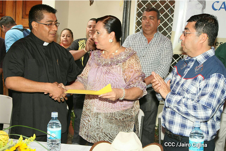 Alcaldesa de Managua recibe mayordomía de fiestas de Santo Domingo de Guzmán