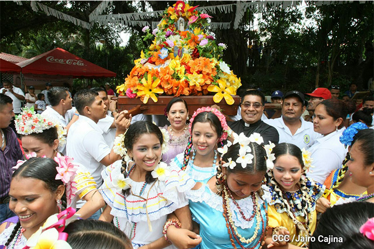 Alcaldesa de Managua recibe mayordomía de fiestas de Santo Domingo de Guzmán