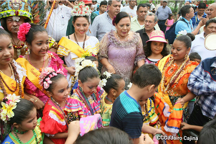 Alcaldesa de Managua recibe mayordomía de fiestas de Santo Domingo de Guzmán