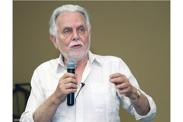Independentista puertorriqueño participa en conversatorio en la UNAN-Managua