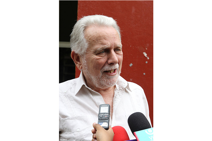 Independentista puertorriqueño participa en conversatorio en la UNAN-Managua