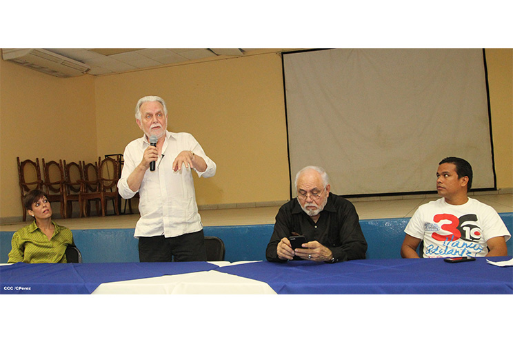 Independentista puertorriqueño participa en conversatorio en la UNAN-Managua
