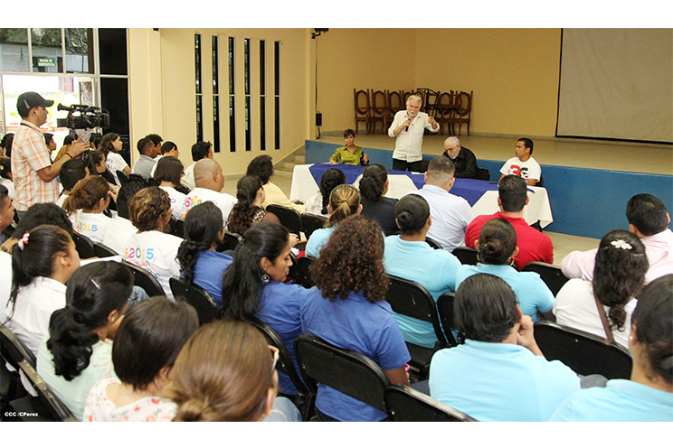 Independentista puertorriqueño participa en conversatorio en la UNAN-Managua