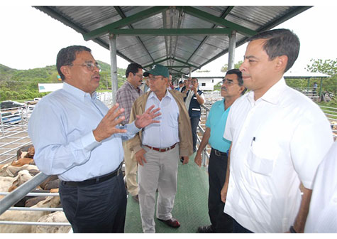 Presidente del Banco del Alba sostiene encuentro con productores de Acoyapa, Chontales