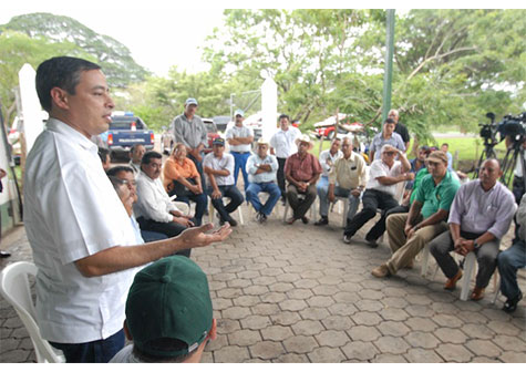 Presidente del Banco del Alba sostiene encuentro con productores de Acoyapa, Chontales