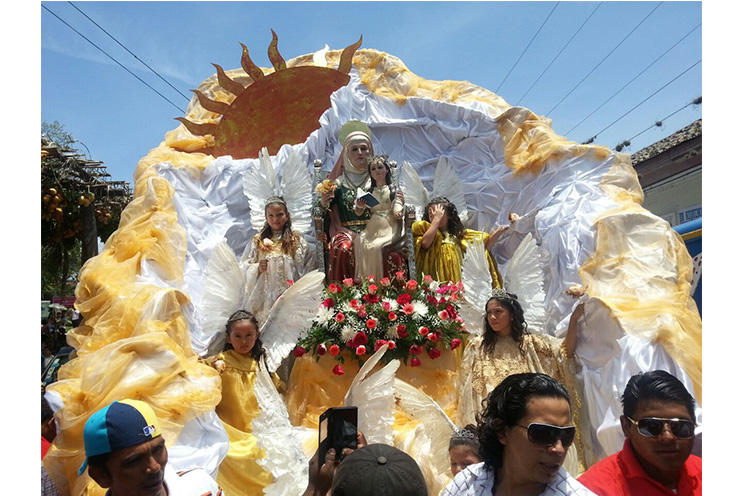 Niquinohomo celebra a la abuelita de Jesús, Santa Ana