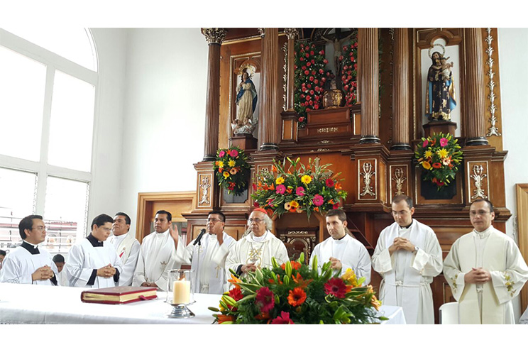 Santo Domingo baja a su peaña previo a su peregrinación a Managua