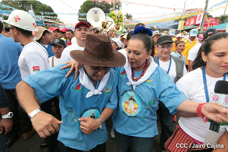 Miles acompañan a Santo Domingo de Guzmán en recorrido hacia Managua