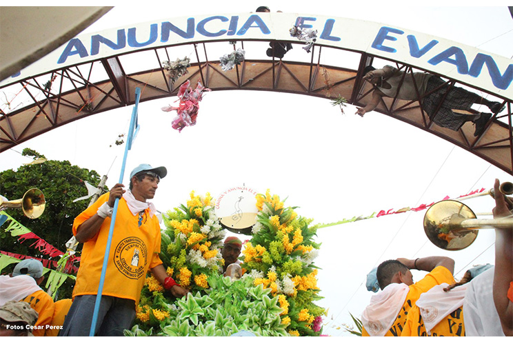 Managuas peregrinan colmados de fervor, amor y alegría en la tradicional bajada de Santo Domingo de Guzmán