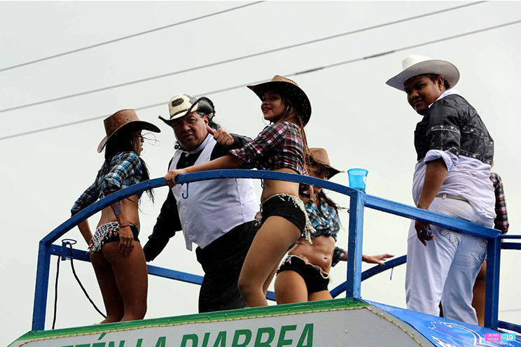 A pesar de la lluvia, desfile hípico en honor a Santo Domingo se realizó sin mayores incidentes