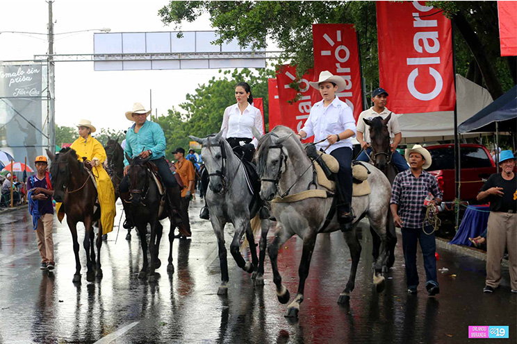 A pesar de la lluvia, desfile hípico en honor a Santo Domingo se realizó sin mayores incidentes