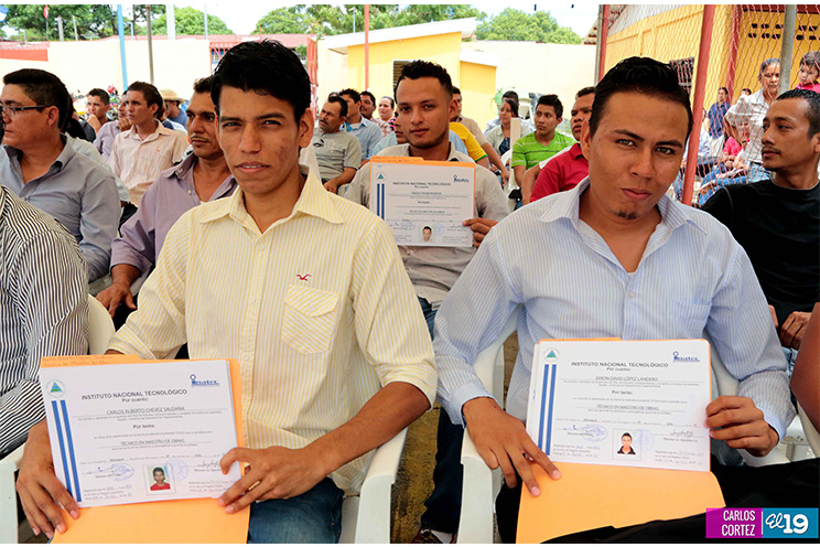 Centro Tecnológico de Acahualinca celebra Primera Promoción de Maestros de Obras