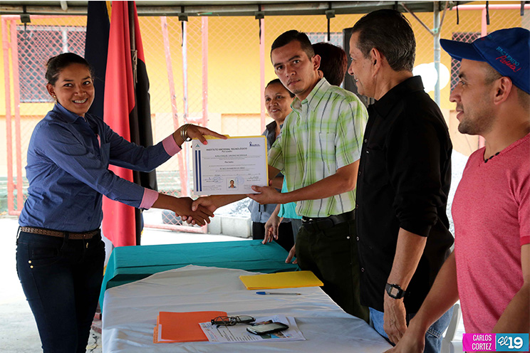 Centro Tecnológico de Acahualinca celebra Primera Promoción de Maestros de Obras