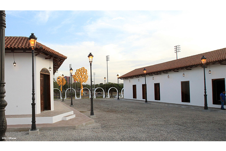 Casi listas réplicas de las viviendas históricas del General Sandino y de Rubén Darío