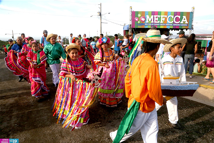 Familias continúan disfrutando de Feria dedicada a Santo Domingo de Guzmán
