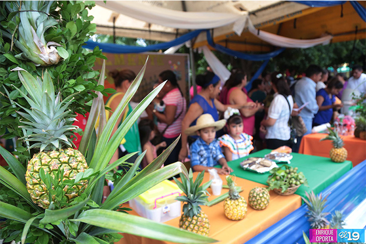 Ticuantepeños realizan festival de la piña