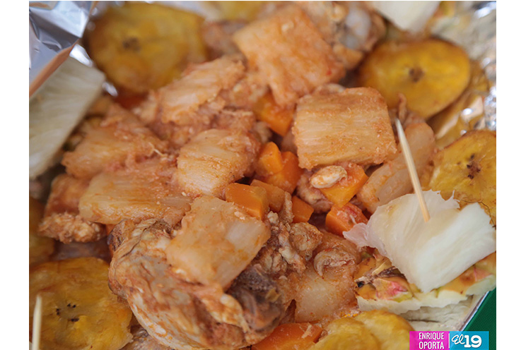 Ticuantepeños realizan festival de la piña