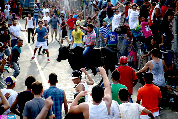 Los managuas despiden a Santo Domingo con corrida de toros