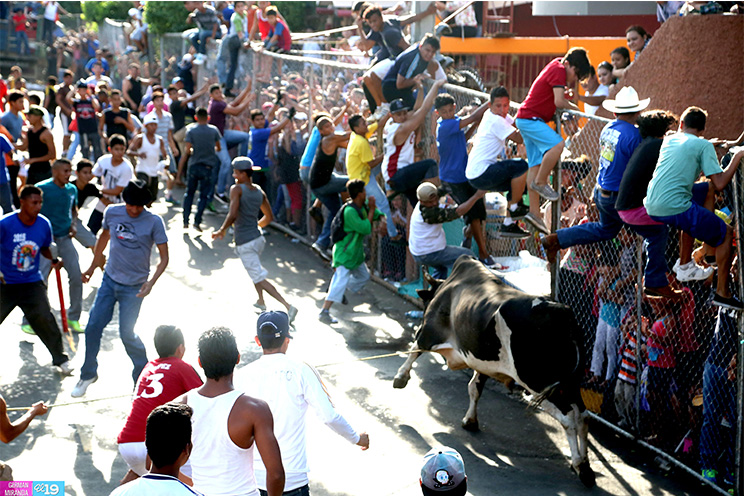 Los managuas despiden a Santo Domingo con corrida de toros