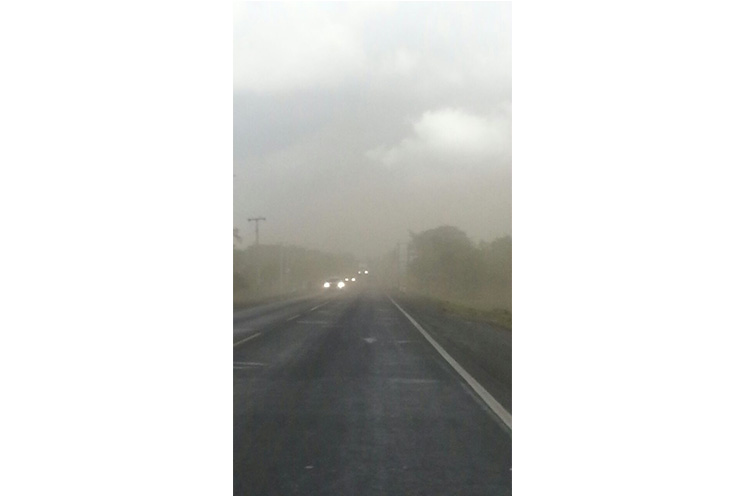 Nubes de polvo, vientos y lluvia afectan zonas de Managua