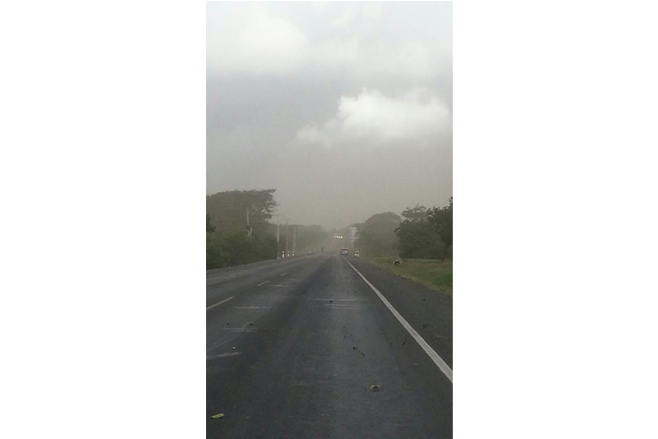 Nubes de polvo, vientos y lluvia afectan zonas de Managua
