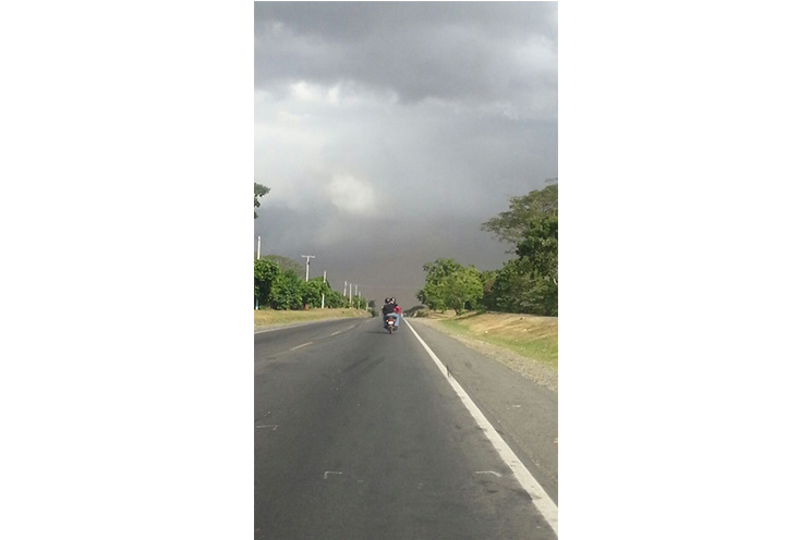 Nubes de polvo, vientos y lluvia afectan zonas de Managua