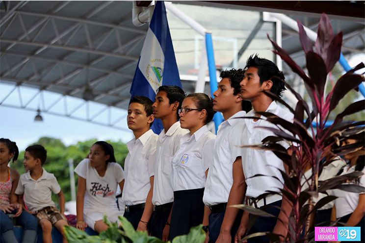 Colegio 14 de Septiembre se prepara para su presentación en desfiles patrios