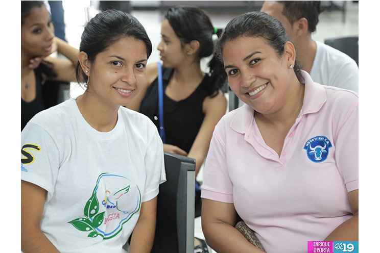 Jóvenes Comunicadores realizan exposición de arte digital en saludo al natalicio de Tomás y Fidel