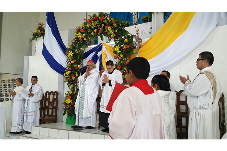 Fieles de Masaya festejan la Asunción de María