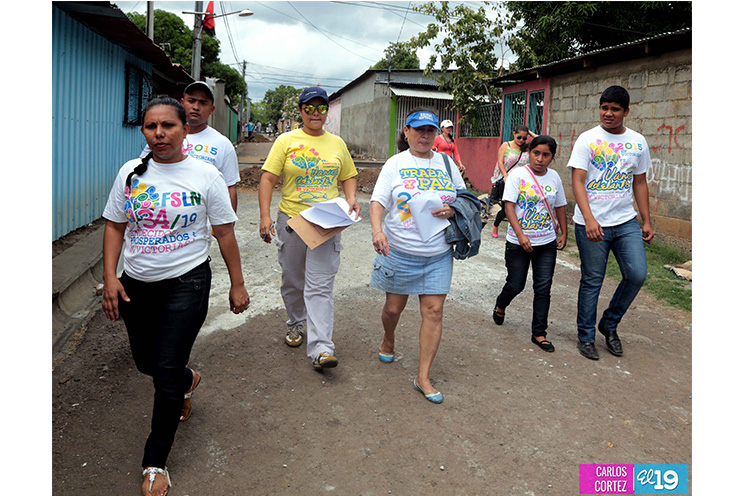 Familias de Villa Venezuela reciben paquetes alimentarios