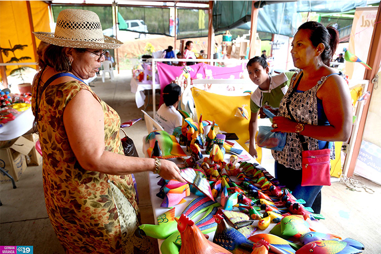 Artesanos satisfechos con feria en honor a Santo Domingo