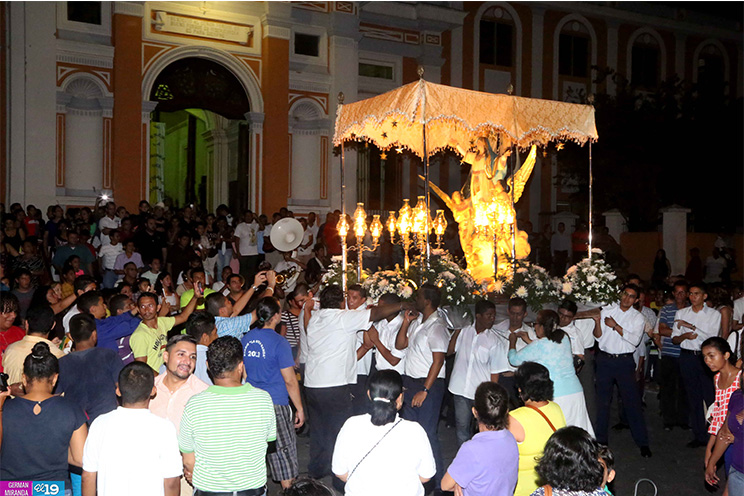 Granada celebra a Nuestra Señora de la Asunción 
