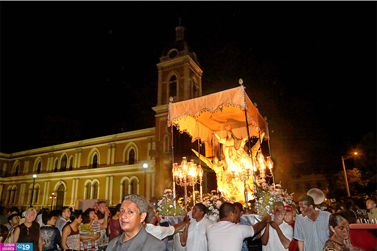 Granada celebra a Nuestra Señora de la Asunción 