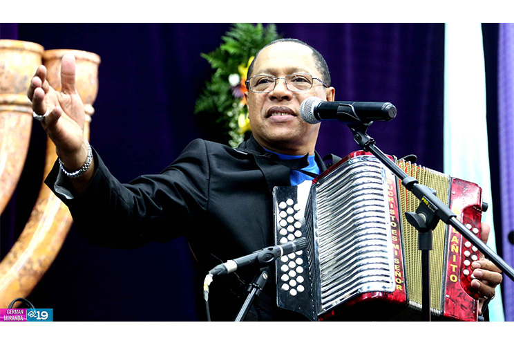 Autor del "Santo Cachón" le canta a Dios en Nicaragua