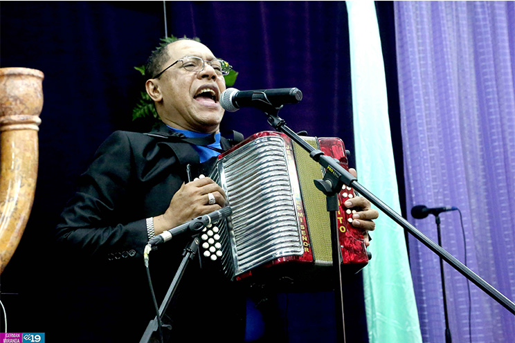 Autor del "Santo Cachón" le canta a Dios en Nicaragua