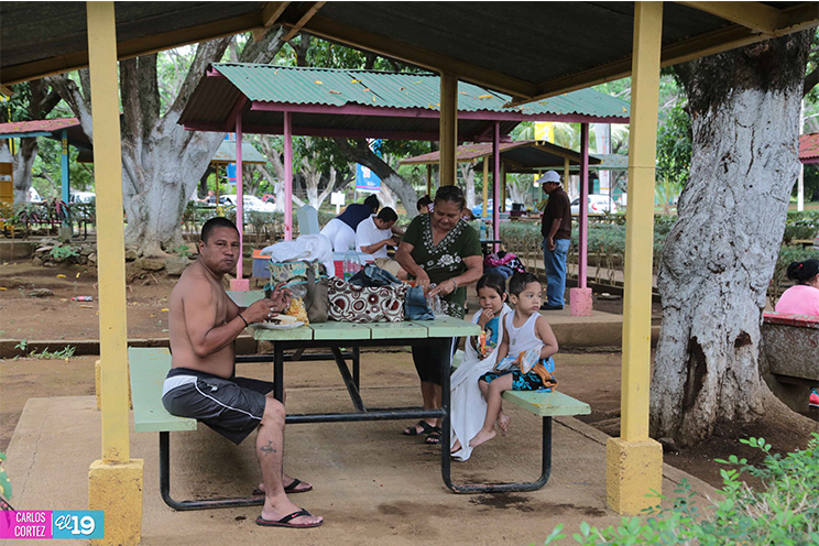 Familias disfrutan de la tranquilidad del Centro Recreativo Xilonem