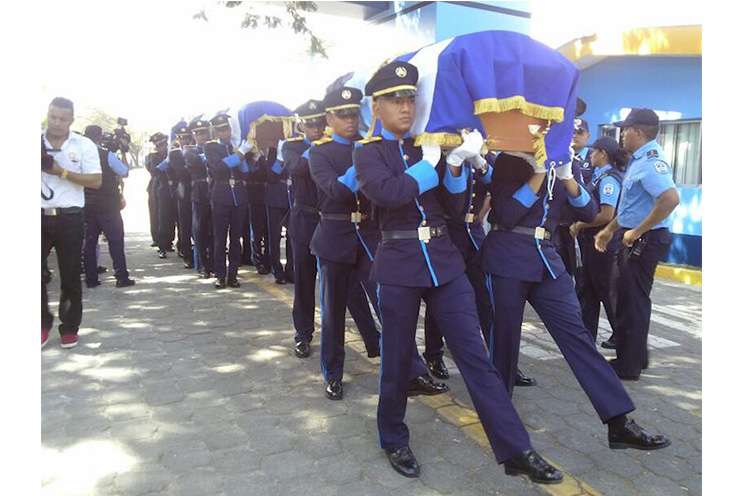Rinden homenaje póstumo a compañeros policías caídos en el cumplimiento del deber