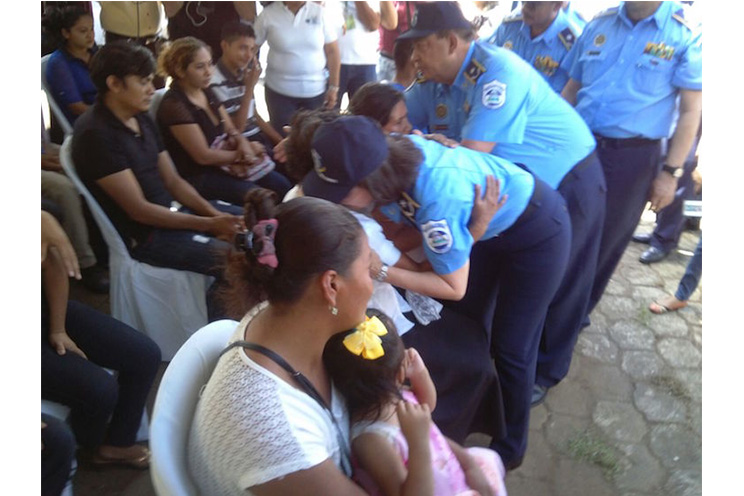 Rinden homenaje póstumo a compañeros policías caídos en el cumplimiento del deber