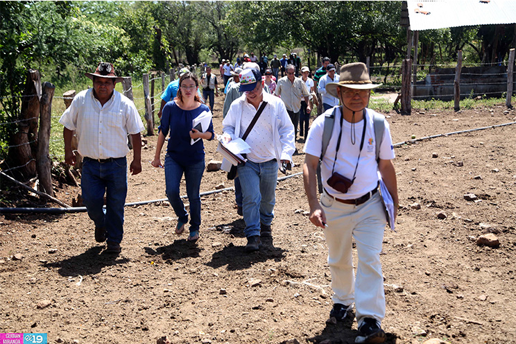 Pequeños productores entusiasmados con visita de especialistas taiwaneses en temas de riego