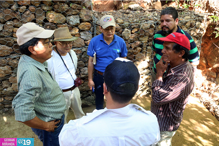 Pequeños productores entusiasmados con visita de especialistas taiwaneses en temas de riego