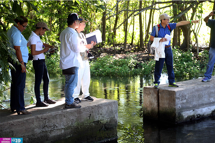 Pequeños productores entusiasmados con visita de especialistas taiwaneses en temas de riego