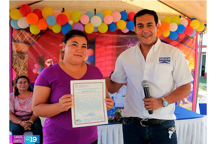 Invur entrega subsidio a propietarios de nuevas viviendas en Ciudad Sandino