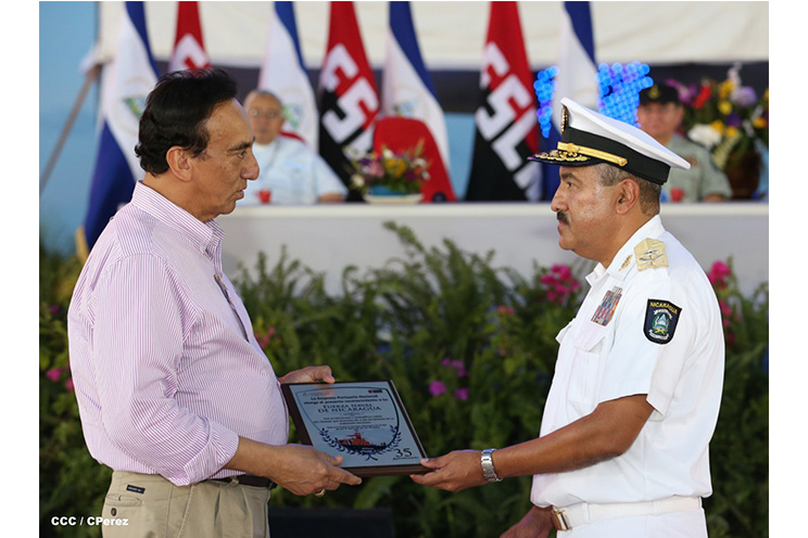 Presidente Daniel reconoce labor de la Fuerza Naval en su 35 aniversario
