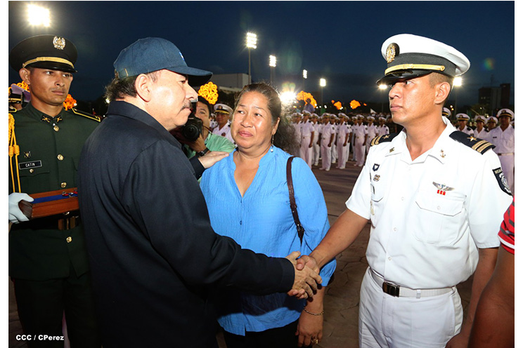 Presidente Daniel reconoce labor de la Fuerza Naval en su 35 aniversario