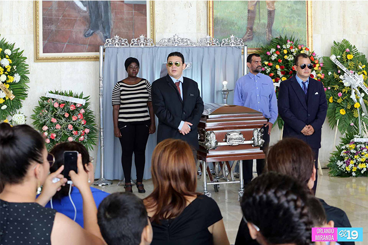 Realizan homenaje póstumo a Jorge Isaac Carvallo en el Teatro Nacional Rubén Darío