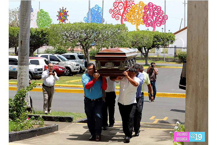 Realizan homenaje póstumo a Jorge Isaac Carvallo en el Teatro Nacional Rubén Darío