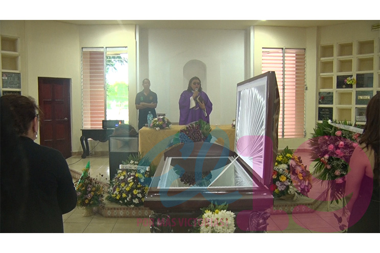 Familiares y Amigos despiden a Jorge Isaac Carvallo entre cantos y oraciones