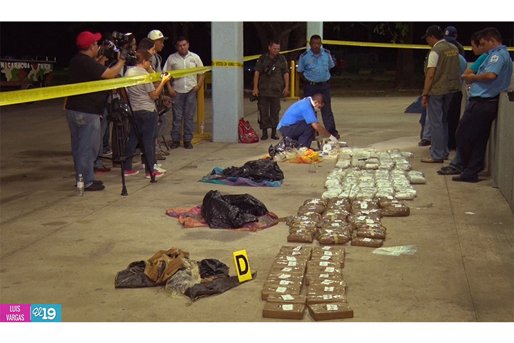 Fuerza Naval incauta droga a colombianos 