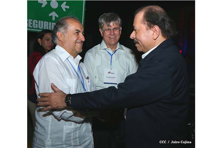 Presidente Daniel inaugura nueva planta de CEMEX en Nicaragua
